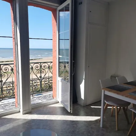 Grand Studio Face A La Mer Houlgate Exterior photo